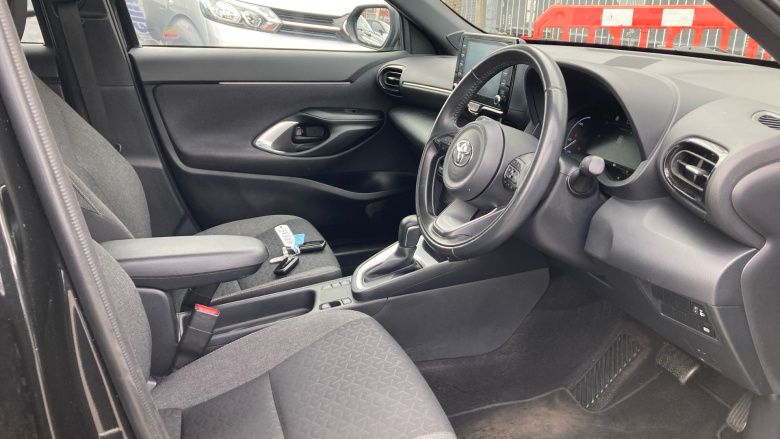 Toyota Yaris Cross 1.5 Hybrid Design 5dr CVT Hybrid Estate